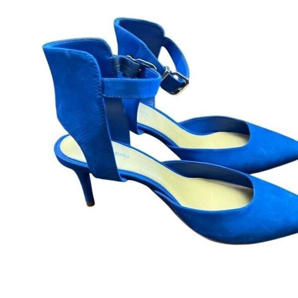 Gianni Bini NWOT Blue Suede Heels with Ankle Strap and Closed Toe Size 9 - Picture 3 of 6